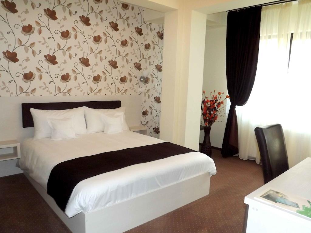 West Plaza Residence Бухарест Номер фото