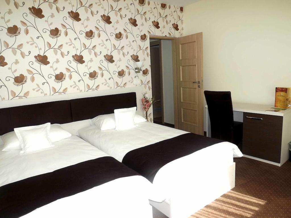 West Plaza Residence Бухарест Номер фото