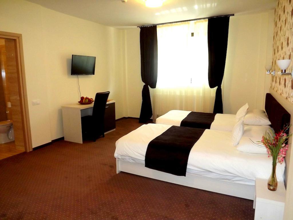 West Plaza Residence Бухарест Номер фото